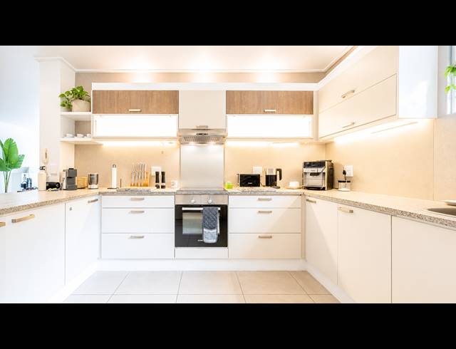 3 BEDROOM APARTMENT TO LET IN HOUT BAY CENTRAL